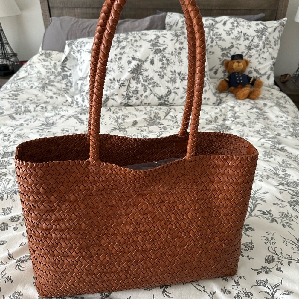 Madewell Leather Tote NWT Attached - Picture 2 of 4